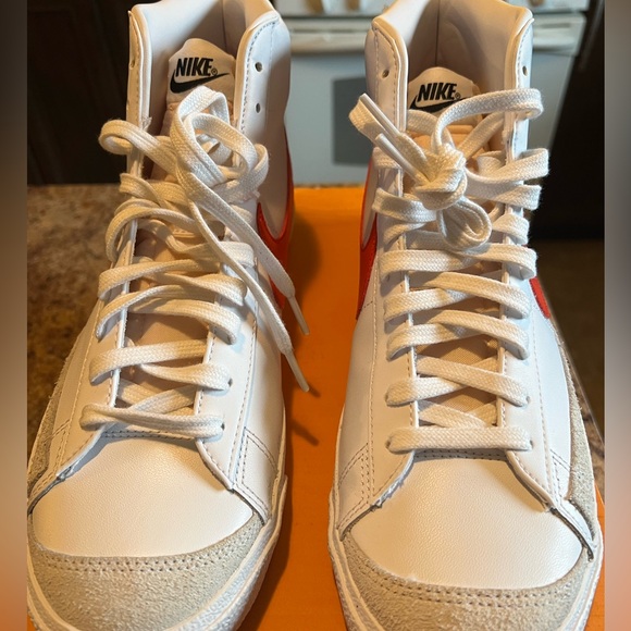 **Sold** BRAND NEW | Nike Blazer Mid ‘77 - Picture 2 of 4
